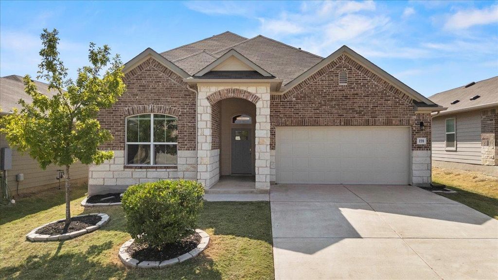 220 Cherry Laurel LN, Kyle, TX 78640