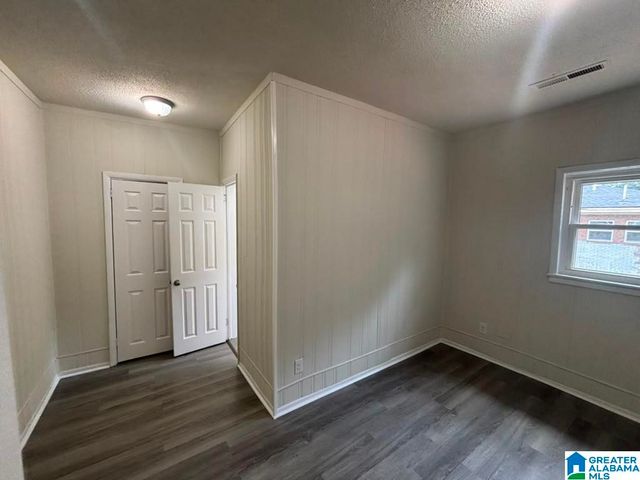 914 18TH WAY SW, Birmingham, AL 35211