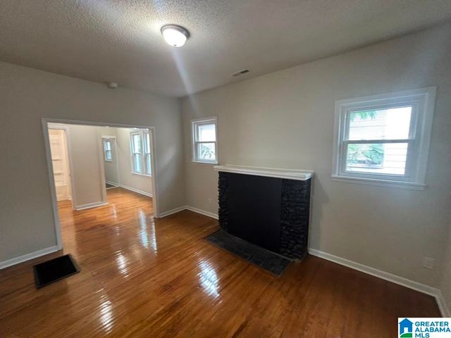 914 18TH WAY SW, Birmingham, AL 35211