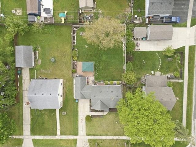 W164N8451 Hiawatha AVENUE, Menomonee Falls, WI 53051