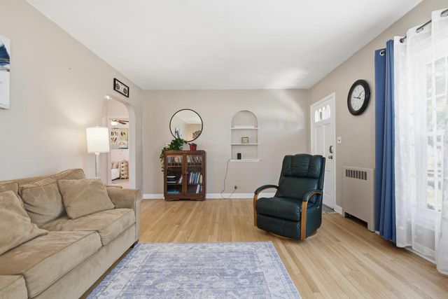 W164N8451 Hiawatha AVENUE, Menomonee Falls, WI 53051