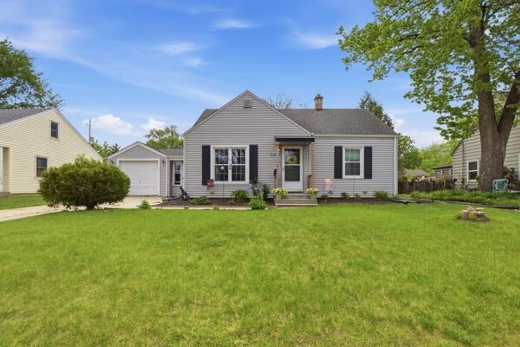 W164N8451 Hiawatha AVENUE, Menomonee Falls, WI 53051