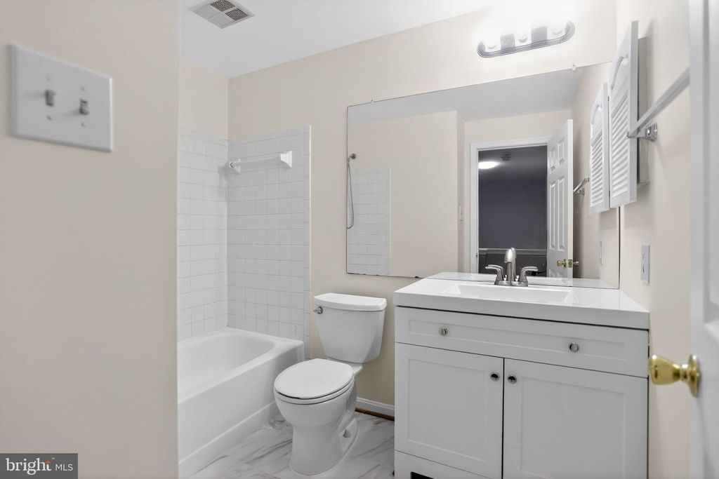 Image 13 of property listing at 3217 SAINT FLORENCE TER, Olney, MD 20832