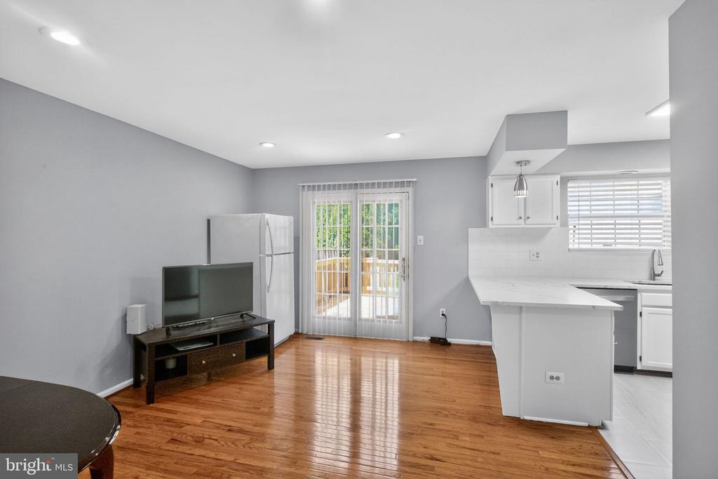 Image 3 of property listing at 3217 SAINT FLORENCE TER, Olney, MD 20832