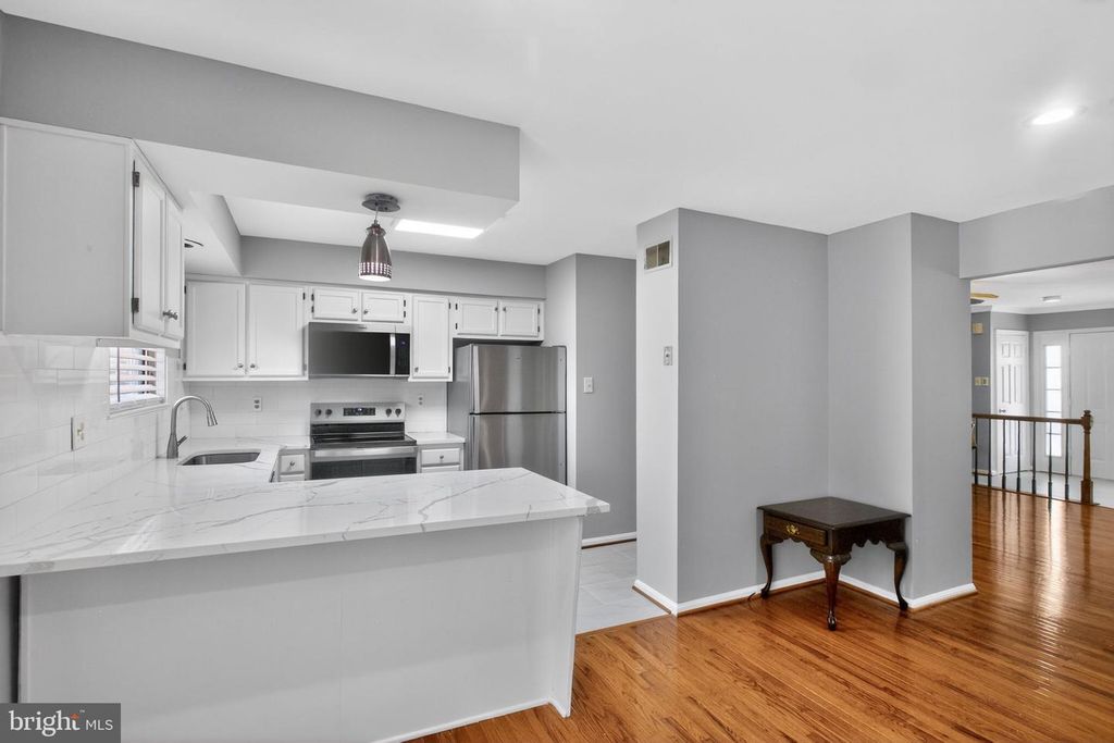 Image 6 of property listing at 3217 SAINT FLORENCE TER, Olney, MD 20832