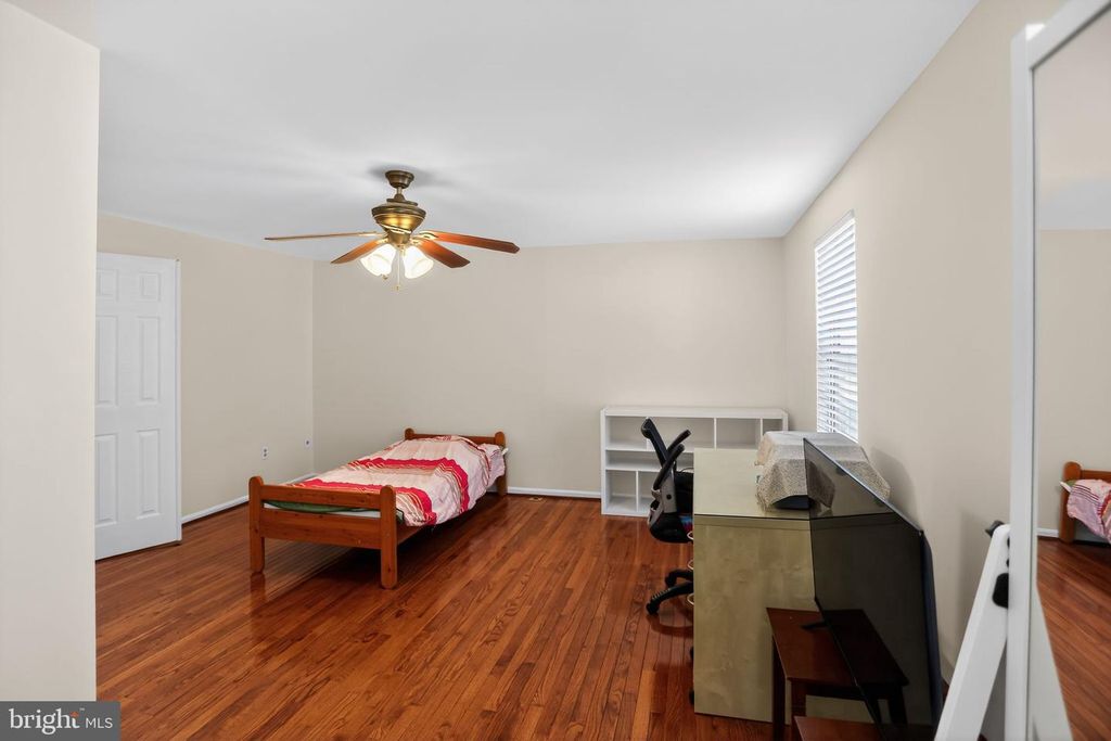 Image 10 of property listing at 3217 SAINT FLORENCE TER, Olney, MD 20832