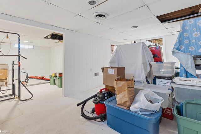 11825 Stuart Street, Grand Blanc, MI 48439