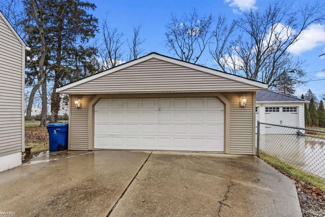 11825 Stuart Street, Grand Blanc, MI 48439