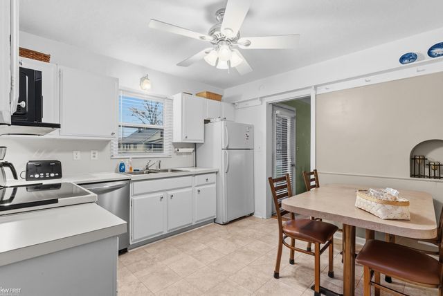 11825 Stuart Street, Grand Blanc, MI 48439