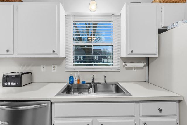 11825 Stuart Street, Grand Blanc, MI 48439