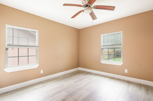 517 Thompson Street, Irving, TX 75061