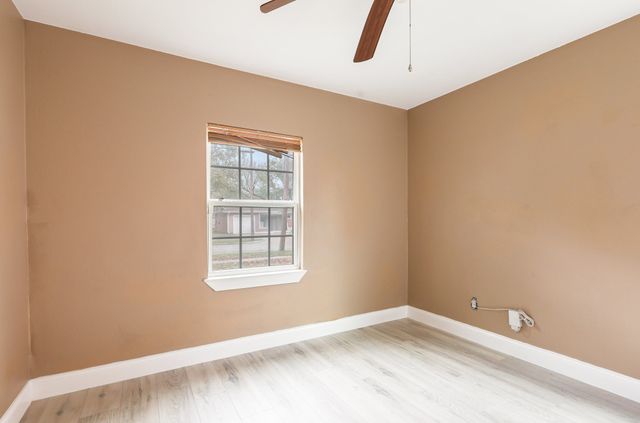 517 Thompson Street, Irving, TX 75061