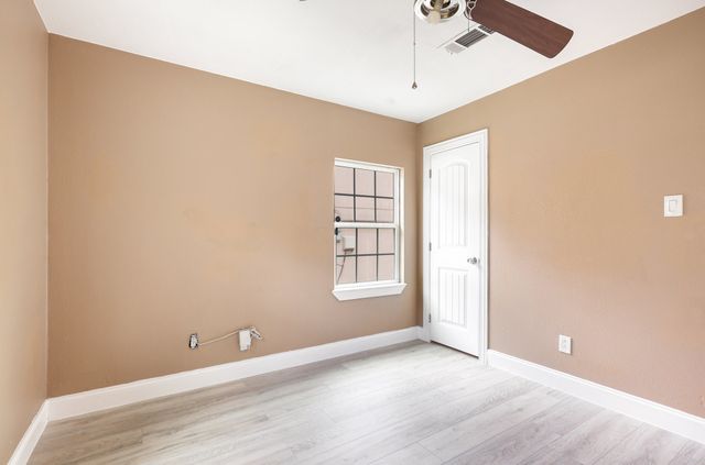 517 Thompson Street, Irving, TX 75061