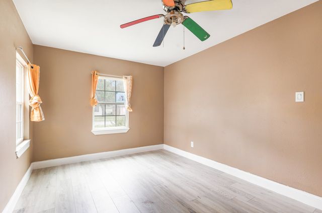 517 Thompson Street, Irving, TX 75061