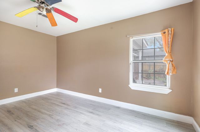 517 Thompson Street, Irving, TX 75061