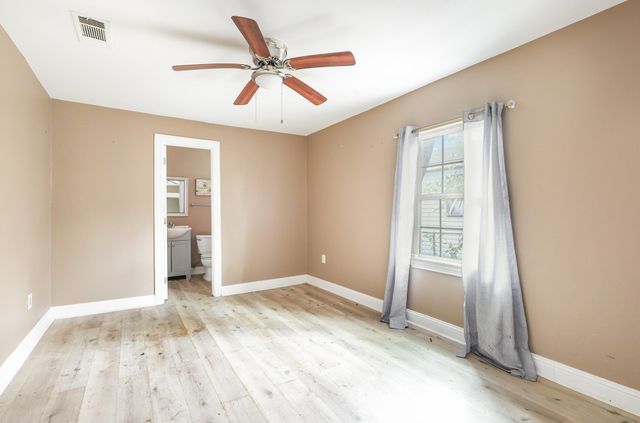 517 Thompson Street, Irving, TX 75061