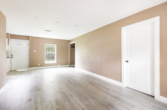 517 Thompson Street, Irving, TX 75061