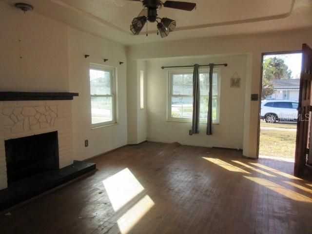 1763 SHORE ACRES BOULEVARD NE, St Petersburg, FL 33703