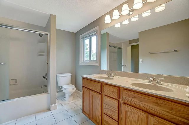 6880 Gray Gables Lane, Columbus, OH 43235