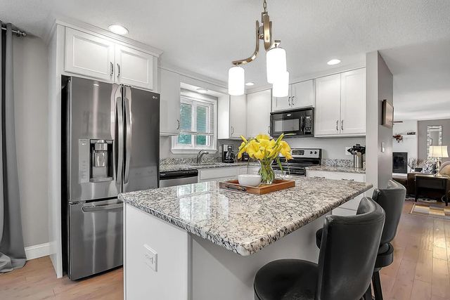 6880 Gray Gables Lane, Columbus, OH 43235