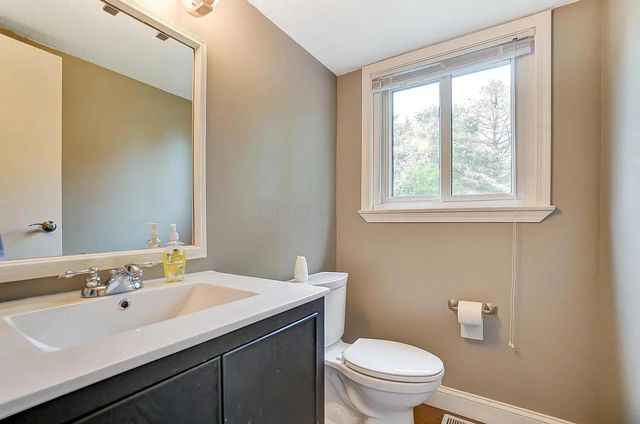 6880 Gray Gables Lane, Columbus, OH 43235