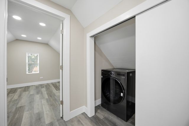 2407 S Albany Avenue, Chicago, IL 60623