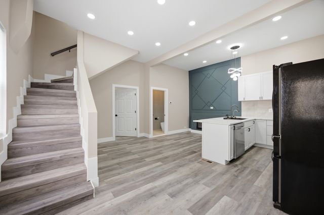 2407 S Albany Avenue, Chicago, IL 60623