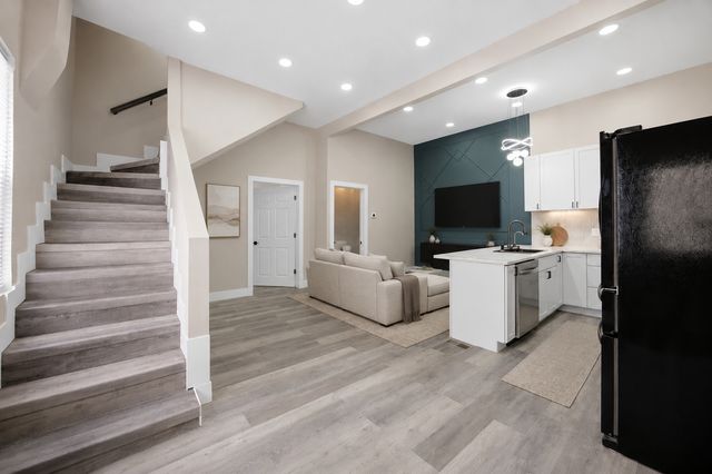 2407 S Albany Avenue, Chicago, IL 60623