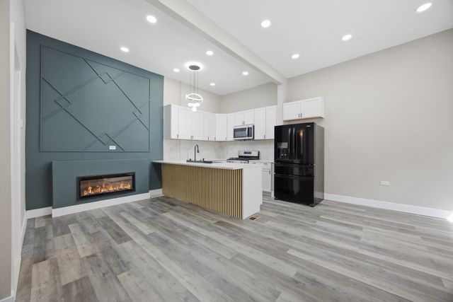 2407 S Albany Avenue, Chicago, IL 60623