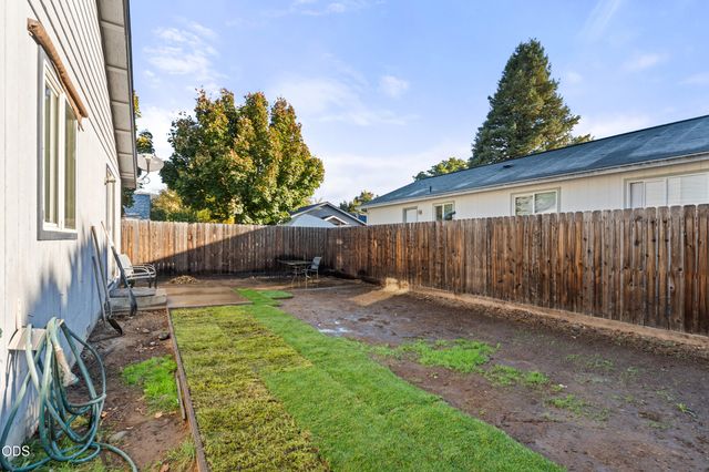 653 SW Balsam Road, Grants Pass, OR 97526