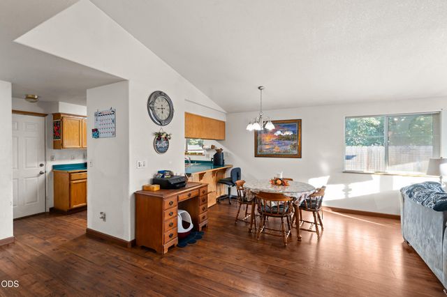 653 SW Balsam Road, Grants Pass, OR 97526