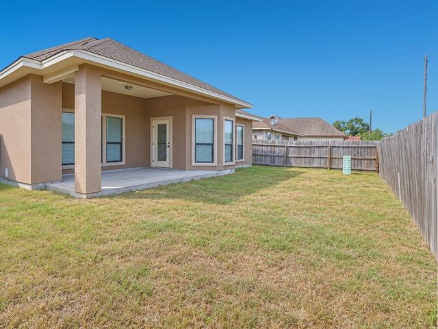 2514 Dewberry Dr, Corpus Christi, TX 78414