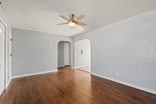 614 W Harvard Street, Siloam Springs, AR 72761