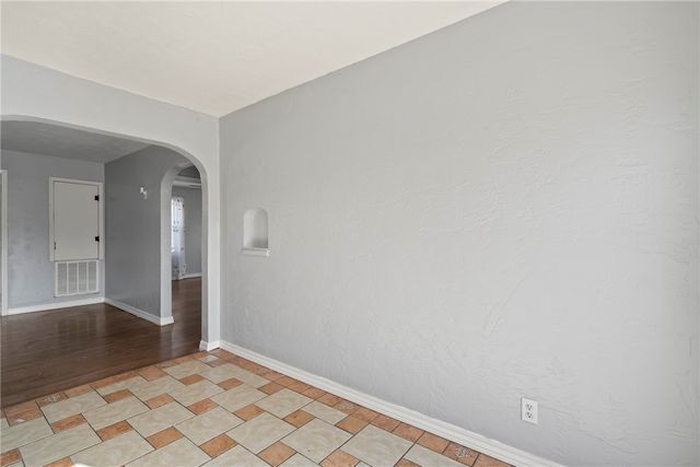 614 W Harvard Street, Siloam Springs, AR 72761