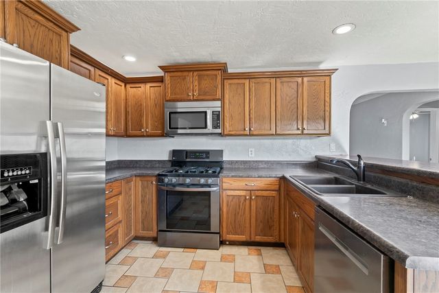 614 W Harvard Street, Siloam Springs, AR 72761