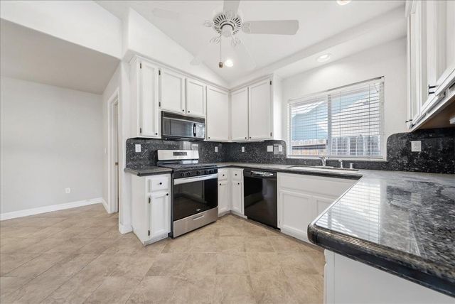 8605 Meandering Way, Antelope, CA 95843