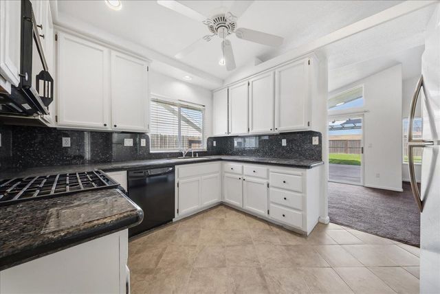 8605 Meandering Way, Antelope, CA 95843