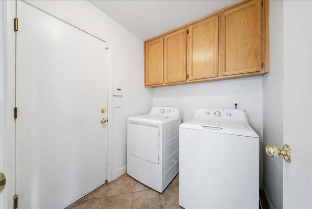 8605 Meandering Way, Antelope, CA 95843