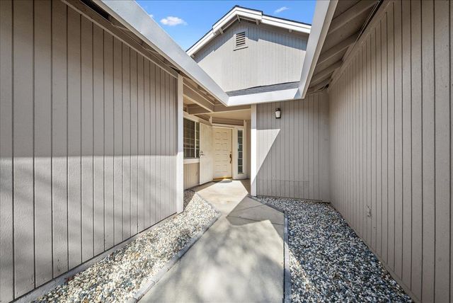 8605 Meandering Way, Antelope, CA 95843