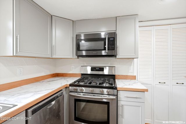 11100 Aurora Circle, Eagle River, AK 99577