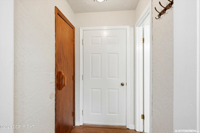 11100 Aurora Circle, Eagle River, AK 99577