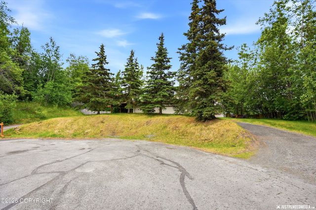 11100 Aurora Circle, Eagle River, AK 99577