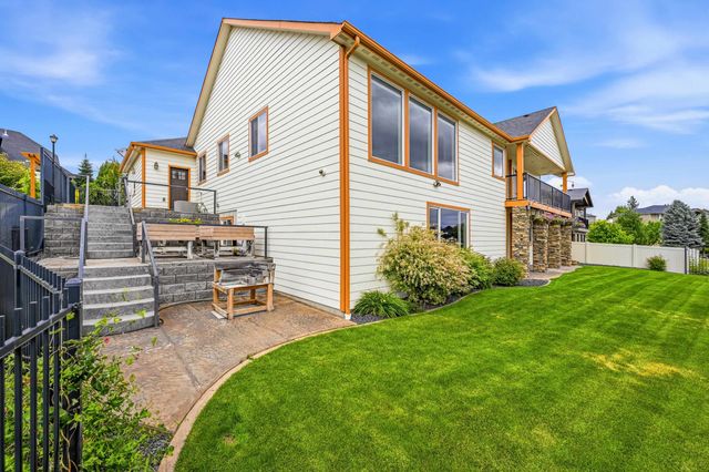 8604 E Black Oak Ln, Spokane, WA 99217