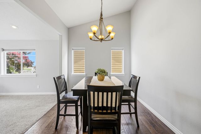 8604 E Black Oak Ln, Spokane, WA 99217