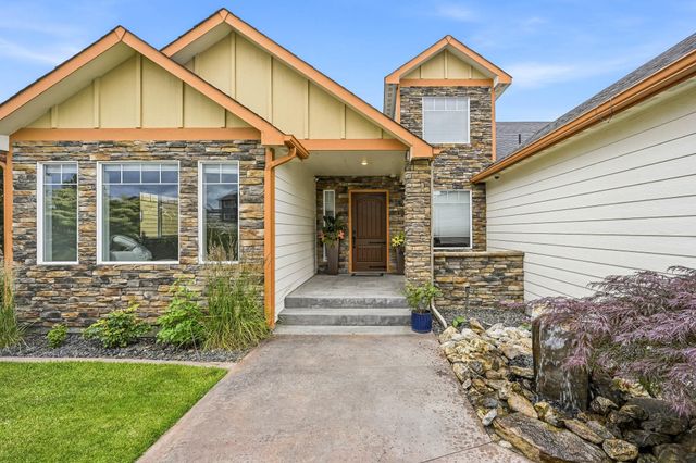 8604 E Black Oak Ln, Spokane, WA 99217