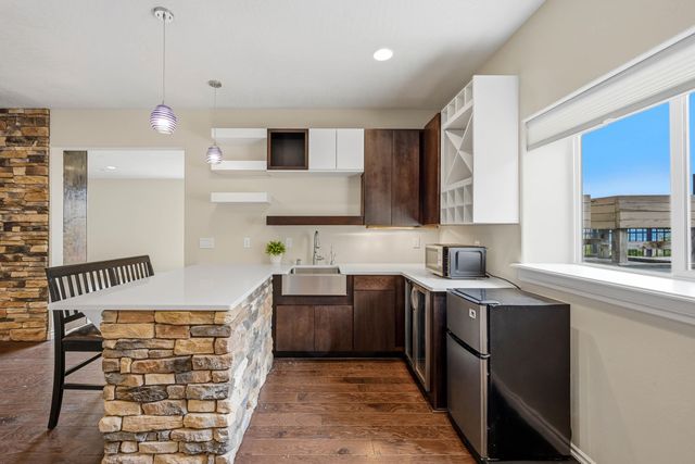 8604 E Black Oak Ln, Spokane, WA 99217
