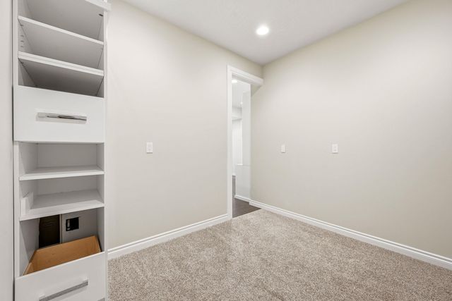 8604 E Black Oak Ln, Spokane, WA 99217