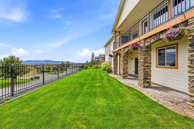 8604 E Black Oak Ln, Spokane, WA 99217
