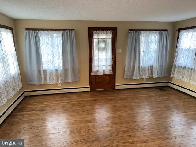 335 PONTIAC ST, Essington, PA 19029