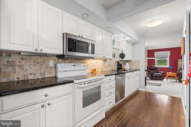 923 CARLIN DR, Southampton, PA 18966
